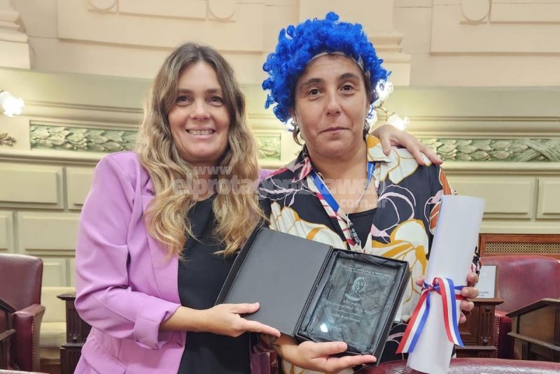 Mujeres de la Asociación Civil Autismo Roldán fueron homenajeadas en la Cámara de Diputados