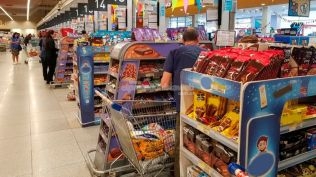 Propuesta para terminar con la oferta de comida chatarra en las líneas de caja de supermercados