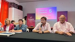 el-senador-esteban-motta-estuvo-presente-en-el-sorteo-de-viviendas-en-colonia-belgrano
