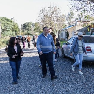 Poletti recorrió las obras que el Municipio realiza en Las Delicias y Nueva Esperanza