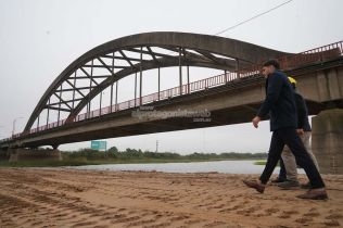 nuevo-puente-santa-fe-santo-tome-pullaro-inspecciono-la-finalizacion-del-movimiento-de-suelo-y-ahora-viene-la-colocacion-de-los-pilotes