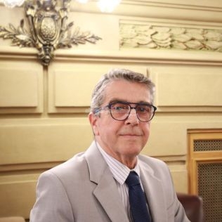 Traferri insiste en el Senado con la “incorporación de la energía solar en las viviendas y edificios”