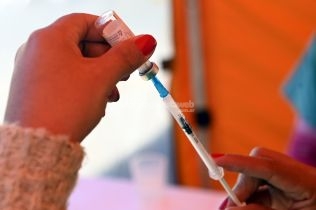 #modovacuna-continua-la-campana-de-vacunacion-en-las-escuelas-de-la-ciudad