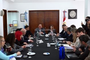 santa-fe-poletti-recibio-a-los-concejales-y-les-presento-el-informe-del-plan-de-iluminacion