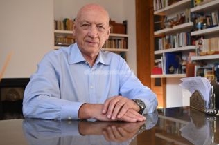 antonio-bonfatti-presenta-su-libro-memorias-para-un-porvenir-socialista
