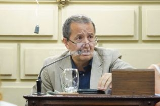 del-frade-hoy-la-argentina-es-una-estrella-escondida-de-la-bandera-yanqui