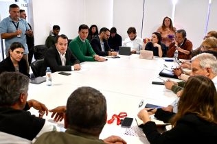 diputados-recibieron-a-trabajadores-de-algodonera-avellaneda