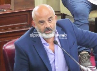 el-gobierno-santafesino-suspendio-el-acopio-de-pescado-para-exportacion-y-palo-oliver-celebro-la-medida