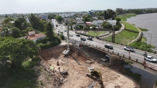 nuevo-puente-carretero-mientras-aguarda-la-llegada-de-las-primeras-vigas-el-gobierno-provincial-ya-construyo-mas-de-la-mitad-de-las-pilas-