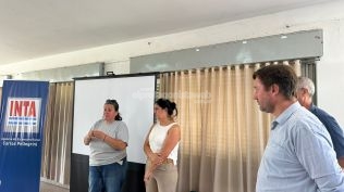 el-programa-huertas-san-martin-impulsado-por-el-senador-esteban-motta-alcanzo-17-localidades-y-entrego-2900-kits-durante-2025