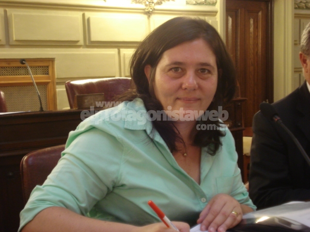 Para Obeid, “en la provincia de Santa Fe las políticas de género son inexistentes”