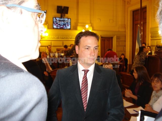 Enrico elogió en el Senado a un Fiscal Provincial que investiga “narcomenudeo”