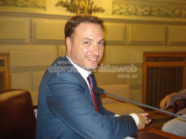 Enrico continúa porfiado en lograr respaldo para la “Ley de Narcomenudeo”