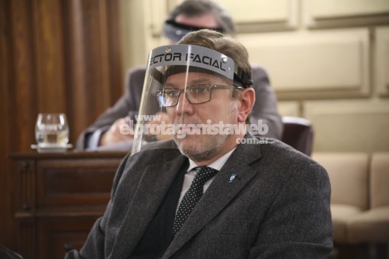 Borla firmó convenios para obras en salud y cuidado de adultos mayores