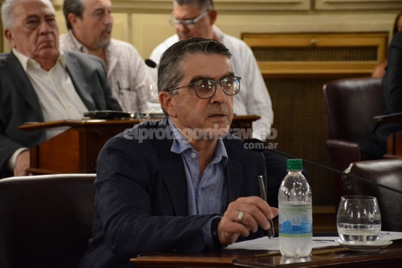 Se prohibiría la importación, distribución, comercialización y publicidad del “cigarrillo electrónico” por impulso de Traferri
