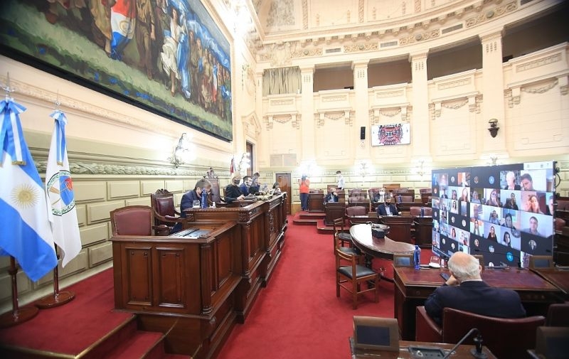 La Legislatura Santafesina, en Sesión Conjunta de ambas Cámaras, suspendió al fiscal Mauro Blanco y removió al fiscal Gustavo Ponce Asahad