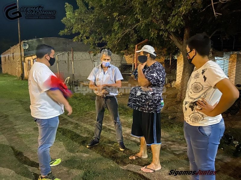 Giacomino visitó el Club Atlético Empalme y un equipo de barrio