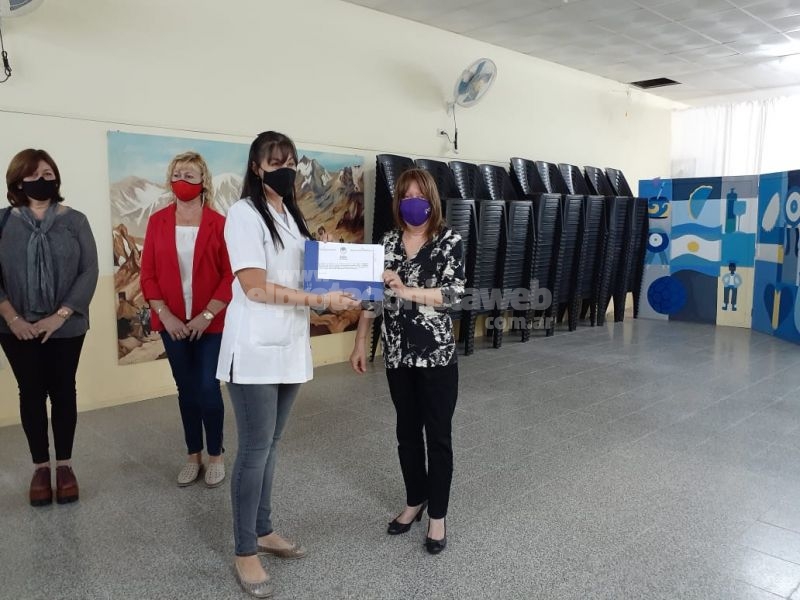 Berra entregó nuevos aportes para escuelas del departamento San Martín