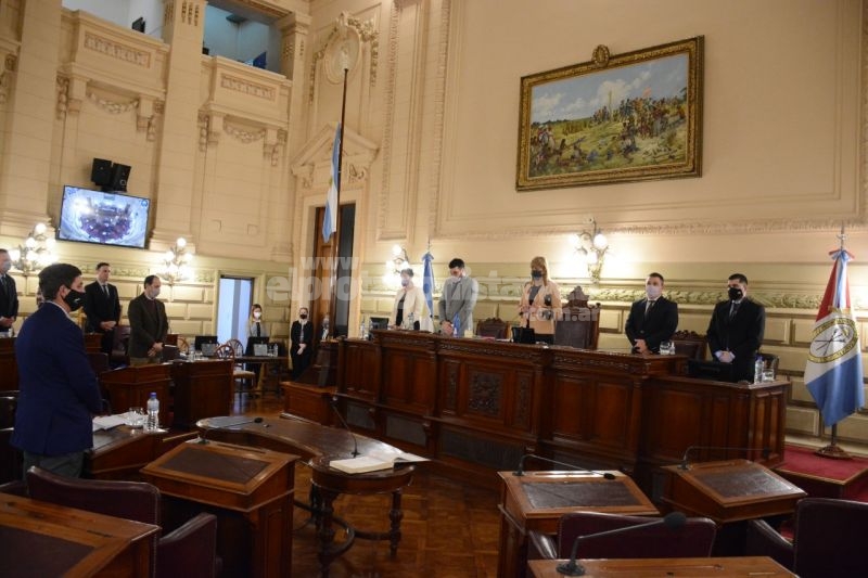 26 Proyectos de Ley sancionó el Senado en el marco de un emotivo homenaje a Carlos Alberto Reutemann que “siempre estará entre nosotros”