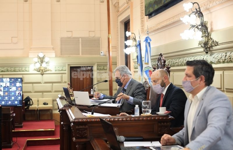 Diputados y Diputadas, conducidos por Farías, solicitan “que Perotti se abstenga de realizar actos o inauguraciones de obras públicas que pueda promover la captación del sufragio a su favor”