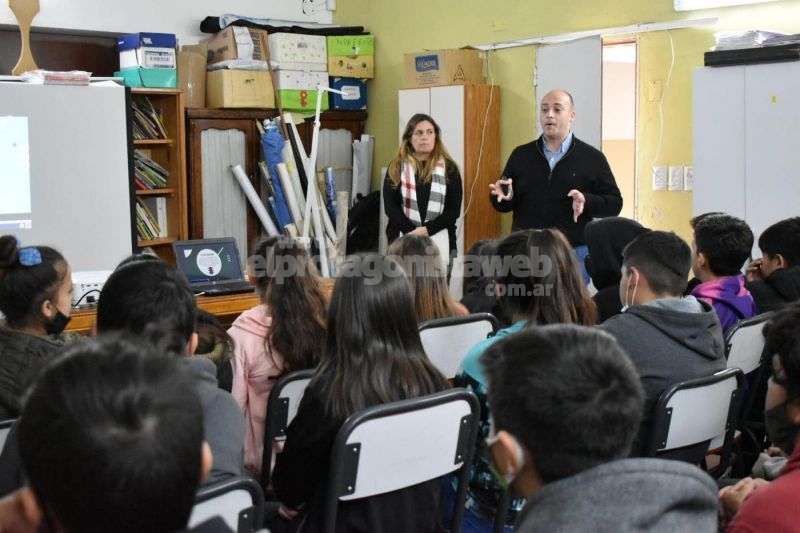Charlas sobre Grooming en escuelas de Roldán