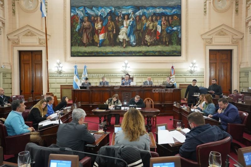 Cámara de Diputados y Diputadas aprobó trece (13) Proyectos de Ley y resolvió invitar al ministro de Seguridad provincial, Jorge Alberto Lagna