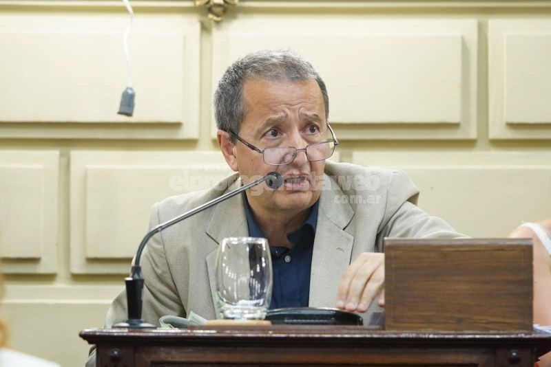 Carlos Del Frade propone una “reforma policial integral” que “sólo será posible desde un compromiso social y político amplio”