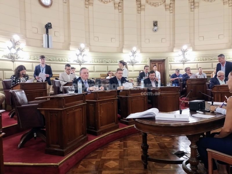 El Senado Santafesino, en sesión extraordinaria, sancionó con fuerza de ley una nueva suspensión de los desalojos de tierras rurales