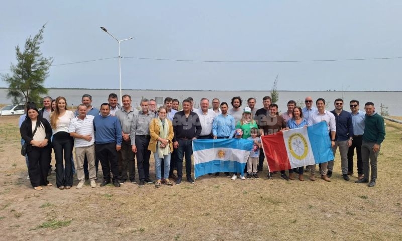 Distintas áreas del Gobierno de la Provincia mantuvieron una jornada de trabajo en Laguna La Verde