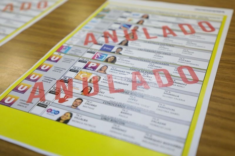 La Secretaría Electoral de la Provincia exhibió las Boletas Únicas que se utilizarán en las elecciones del 13 de abril