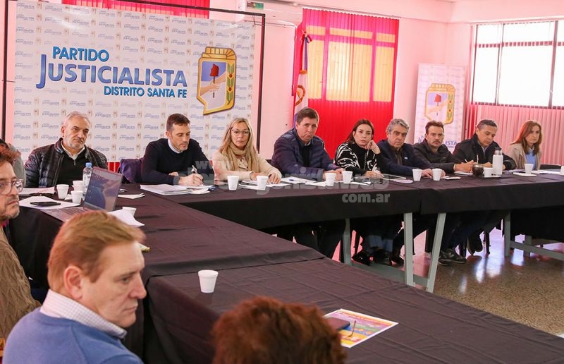 Convencionales de Más para Santa Fe se reúnen con asociaciones de personas con discapacidad