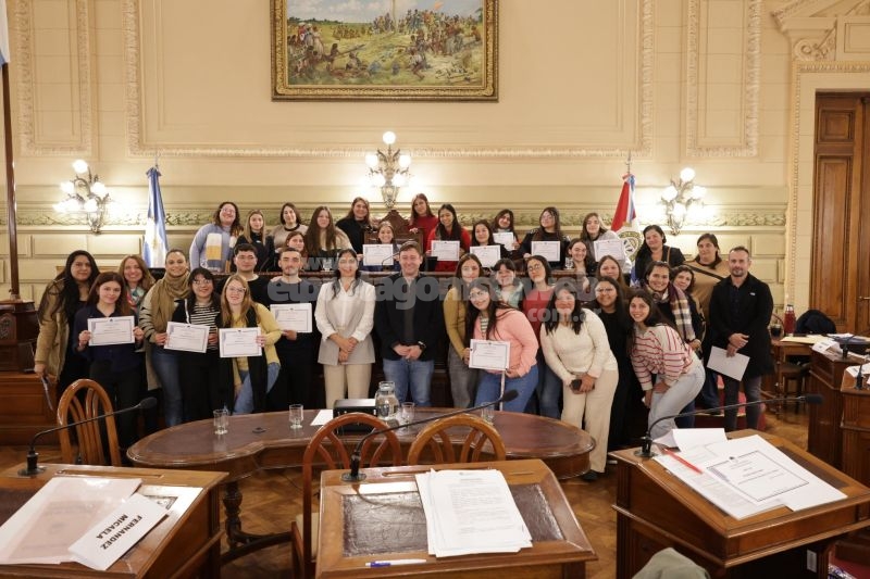 Esteban Motta acompañó a los jóvenes del departamento a presentar sus proyectos en el Senado Provincial