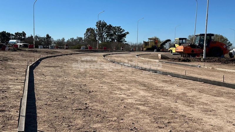 El Senador Esteban Motta recorre obras clave en Ruta Provincial 13 como la repavimentación y las rotondas