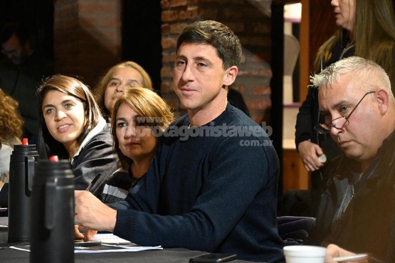 Paco Garibaldi: ''Vamos por una Constitución que vincule más y mejor al mundo del trabajo con el sistema educativo''
