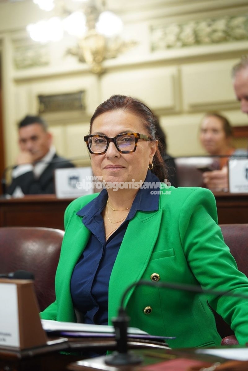 ''Cada vez más lejos de la gente y más cerca de las afamadas castas''