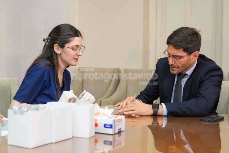 Santa Fe puso en marcha los narcotest a las fuerzas de seguridad y Pullaro se realizó el primero