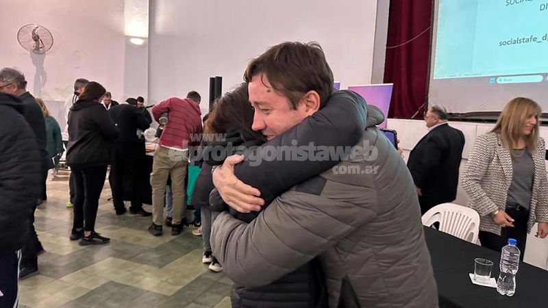 Esteban Motta acompañó el sorteo de viviendas en Piamonte: ''Hoy son 12 sueños que se concretan''