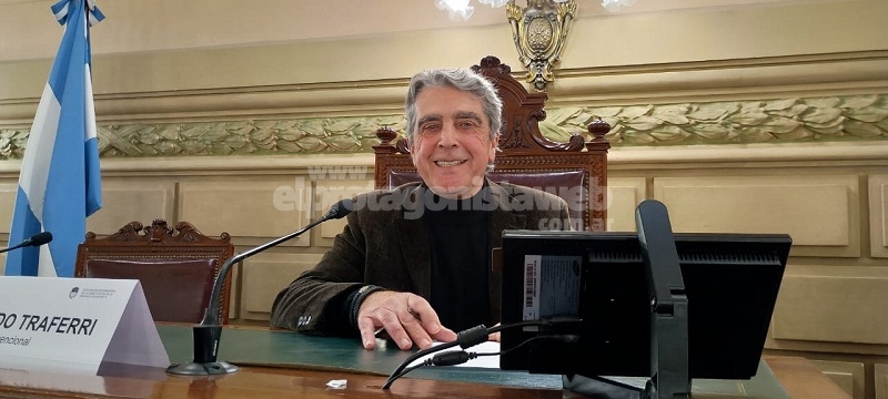 La comisión de Poder Legislativo y Poder Ejecutivo, que presidió Armando Traferri, trató reformas de artículos de la Constitución