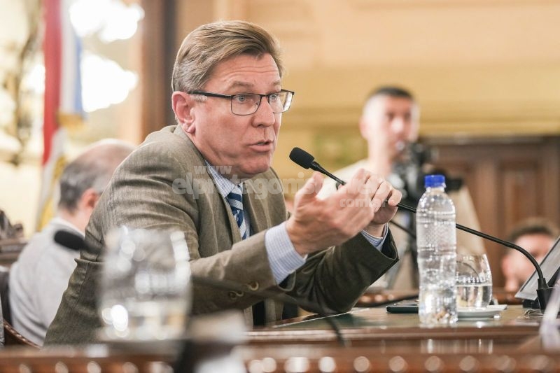 Se reanudó la reunión de Comisión de Poder Legislativo y Poder Ejecutivo y se presentaron los dos primeros Despachos Generales