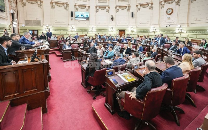 ''Es un día histórico que marcará el comienzo de una nueva era institucional, que abre las puertas al futuro de acuerdo con el mandato popular''