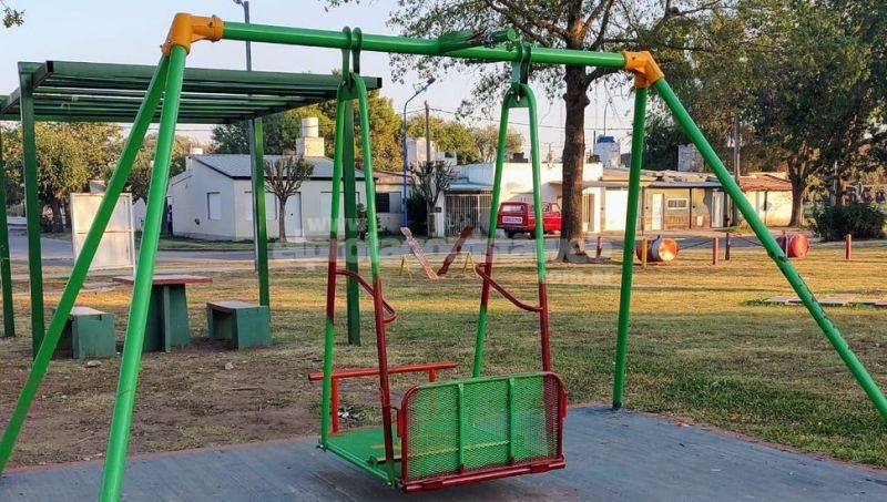 Jugando juntos: Di Gregorio impulsa un programa de juegos inclusivos en plazas del Dpto. Gral. López