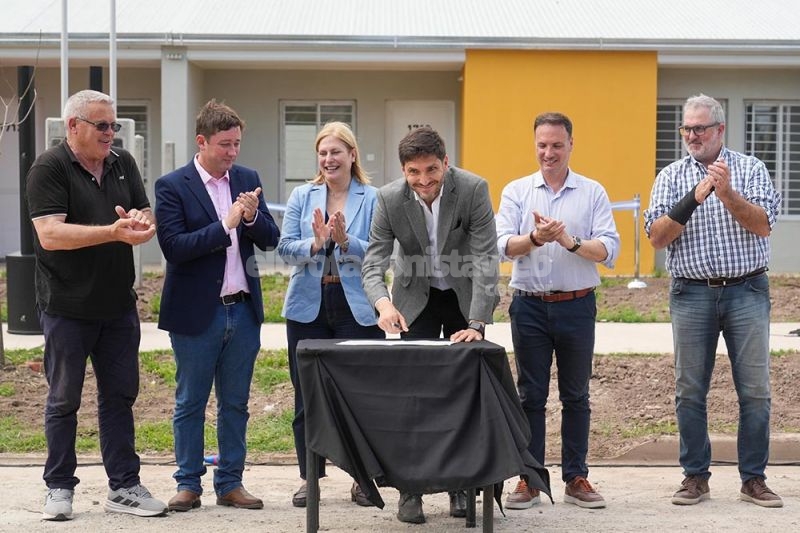 Esteban Motta junto a Pullaro en la recorrida por el departamento San Martín: ''Este es un gobierno con los pies sobre la tierra''