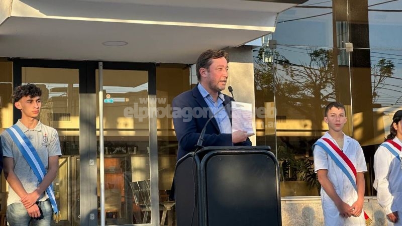 El Senador Motta tomó juramento a autoridades e instituciones bajo la nueva Constitución de Santa Fe