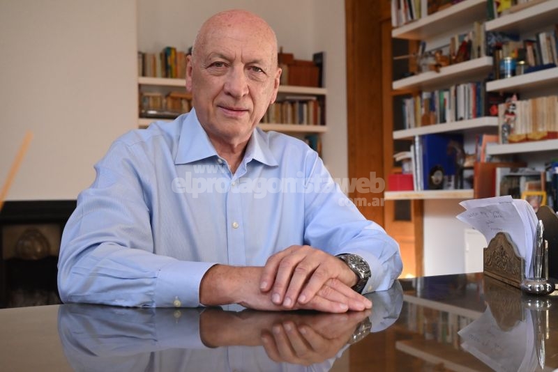 Antonio Bonfatti presenta su libro: Memorias para un porvenir socialista