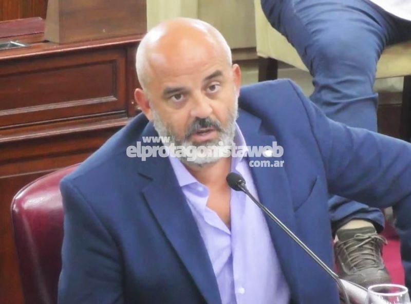 El Gobierno santafesino suspendió el acopio de pescado para exportación y Palo Oliver celebró la medida