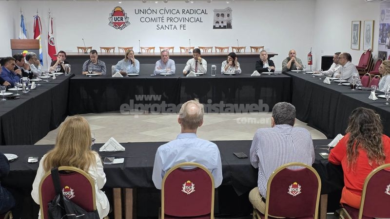 Unidos para Cambiar Santa Fe realizó un plenario pos electoral con fuerte respaldo al gobierno provincial