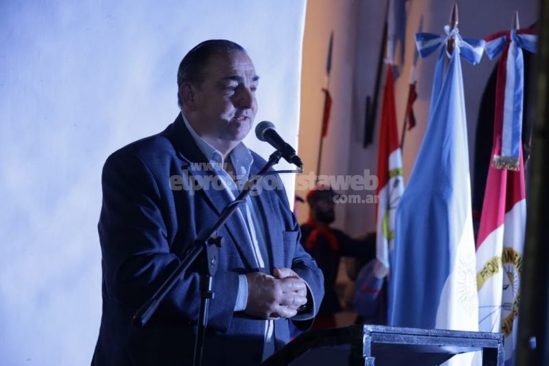 ''Una Santa Fe invencible mira al futuro'', destacó Poletti en el homenaje al Brigadier