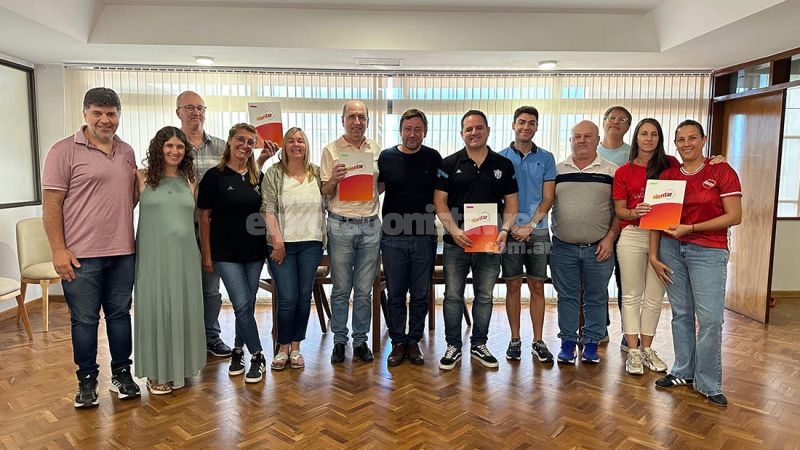 Esteban Motta cerró el año acompañando a los clubes con la firma de convenios de infraestructura