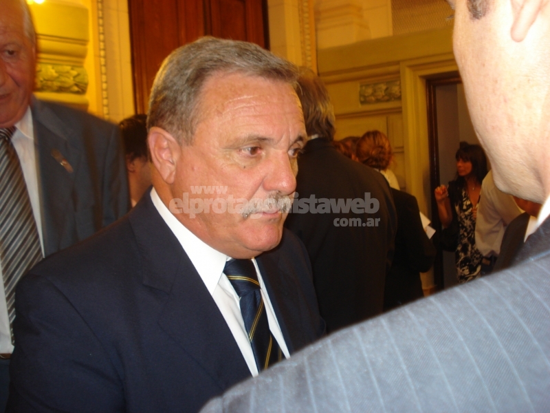 Lacava: “Bonfatti no estaba obligado pero decidió mandar el pliego de Sirio”
